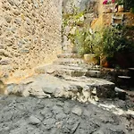 Vecchia Casa Kamara *